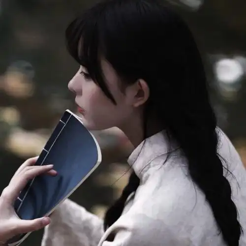 【100张】好看到惊艳的真人古风女生头像