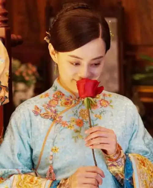 孙俪留起长发如"整容",气质飙升还减龄,邓超改造太成功了