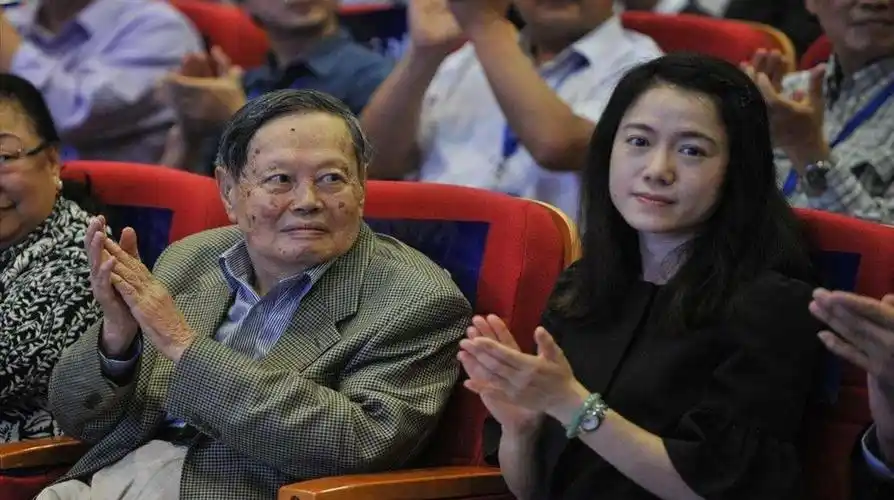 28岁翁帆嫁给82岁杨振宁,老梁讲述背后原因,让人意想不到