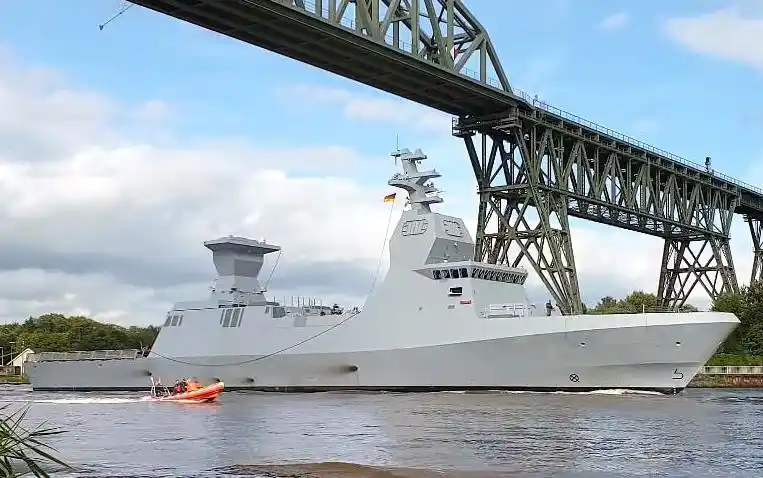 【以色列海军】萨尔6型护卫舰"无敌"号通过德国基尔运河返回以色列