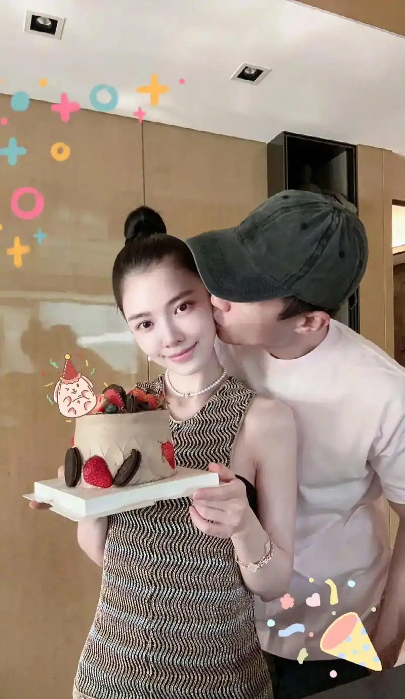 杜淳与妻子王灿真是命中注定的夫妻!就刚才,杜淳在社交平台发文