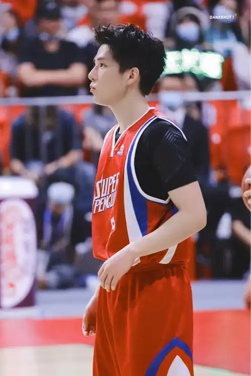 新生代帅哥里我只服王安宇的颜