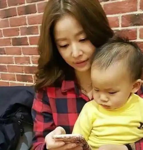 霍建华4岁女儿脾气大,常对林心如说:妈妈你走开,原因好无奈_孩子_工作