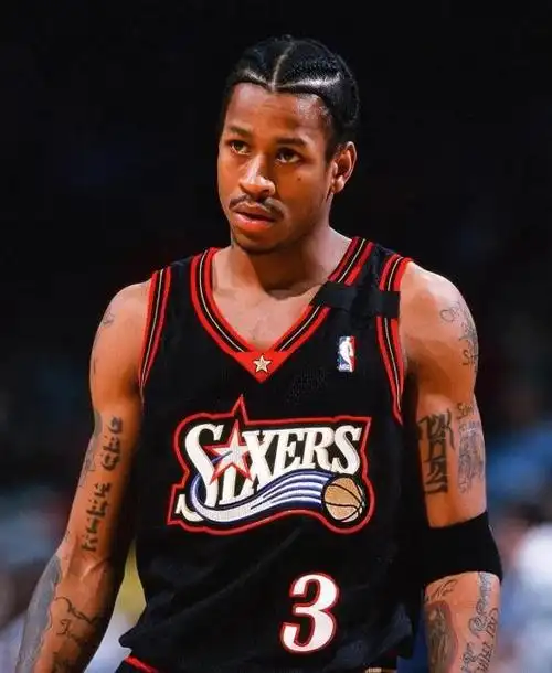 官宣了,76人传奇巨星艾弗森雕像将4月13日矗立在76人传奇步道上