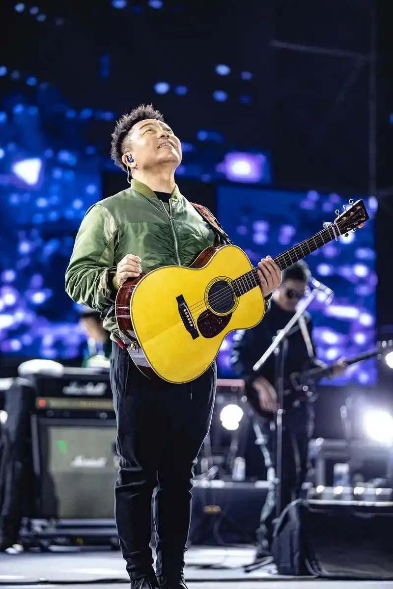 许巍演唱会 他曾历尽沧桑,如今风华正茂#曾经的 - 抖音