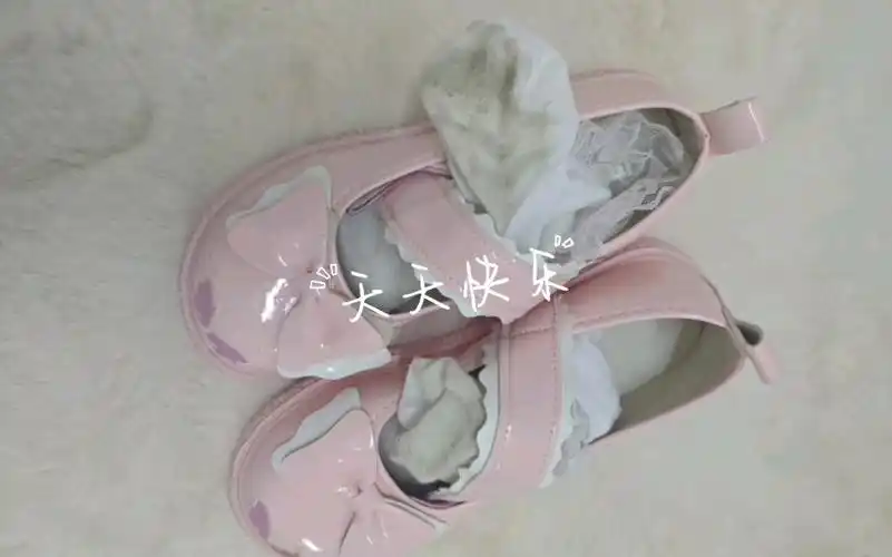 玩算是出汗比较多的女生了,才穿没几天袜袜和鞋子都是酸臭的味道～味