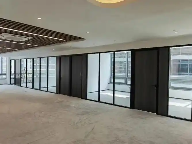 天津春鹏装饰有限公司_办公室玻璃隔断,高隔间,石膏板隔断