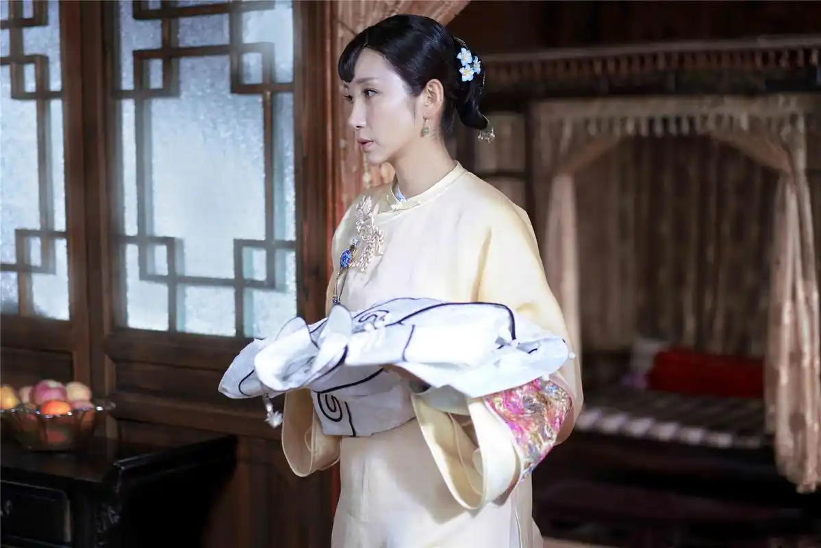 央视大戏《楼外楼》火了,秦海璐旗袍造型获点赞!