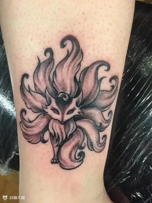 九尾妖狐_纹身图案手稿图片_叶子的纹身作品集