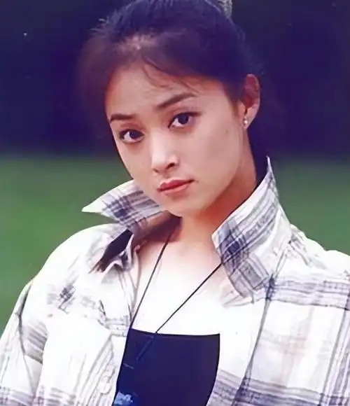 蒋欣她才是微胖界的天花板身材丰腴满满的都是富贵气质