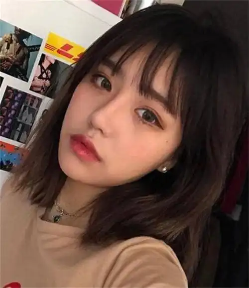 无需打理的齐肩发直发懒人必选直发发型