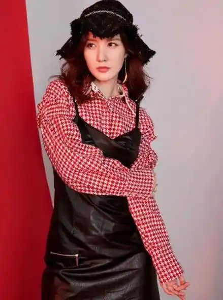 吊带裙穿小一码,这身材能不红吗_张萌_感觉_角色