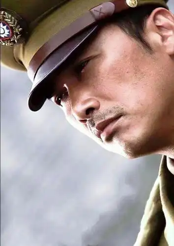 柳云龙和玄彬,穿上军装制服,就是男人最有魅力的样子