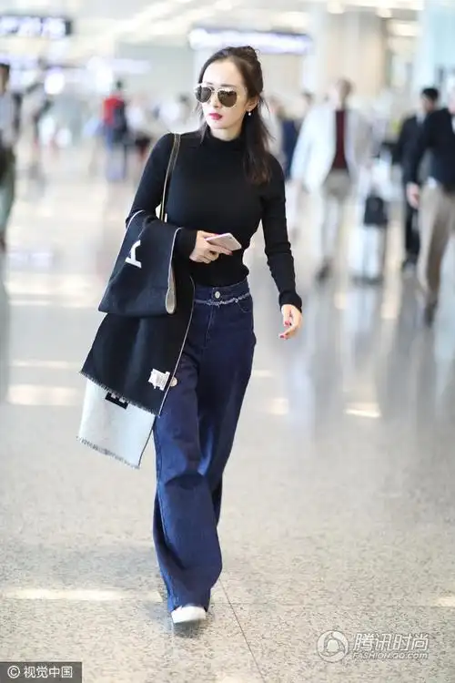 1943#2017春夏杨幂机场街拍毛边蓝色宽松阔腿裤喇叭裤牛仔女长裤