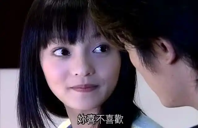 海豚湾恋人钟晓刚带易天边挑求婚钻戒却故意戏耍不是买给她的