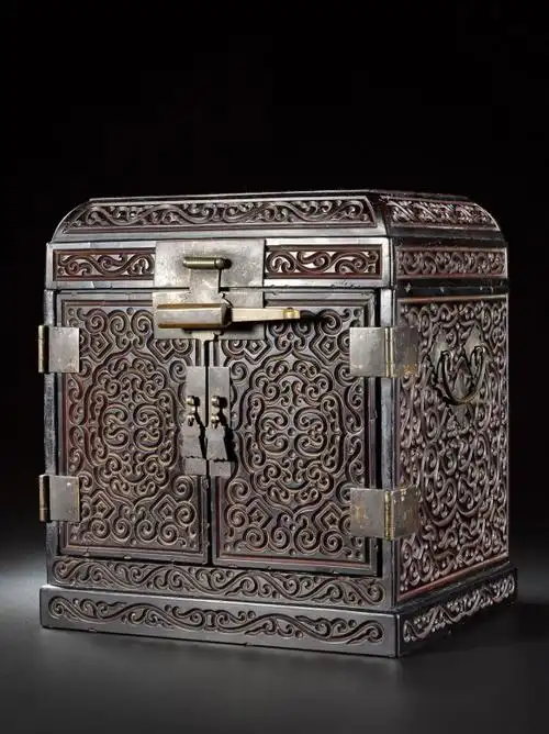 恭王府旧藏清宫珍宝,与1500余件艺术珍品亮相北京鸿茂首拍