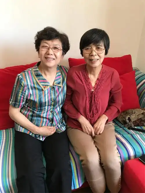 广秀,文元姐妹合影.