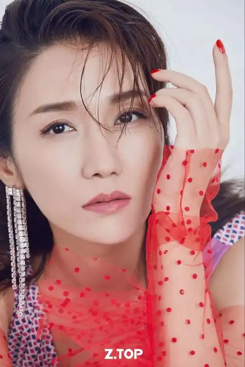z.top 王黎雯 | 开朗豁达笑对生活,以诚相待时间不负有心人
