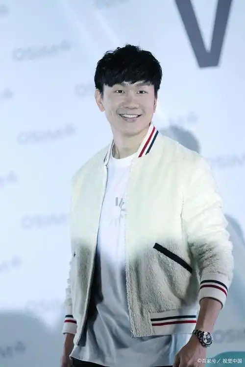 李健和林俊杰这两个歌手的异同点