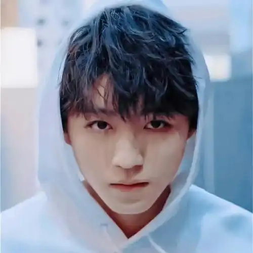 健身房又偶遇王俊凯