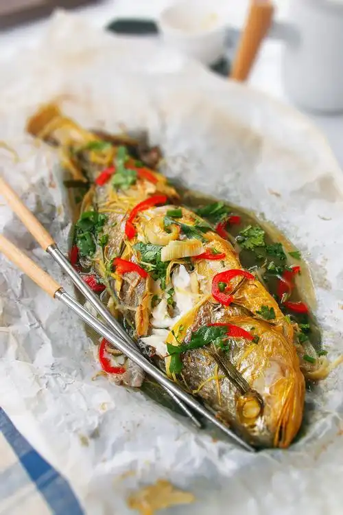 纸包黄花鱼的做法