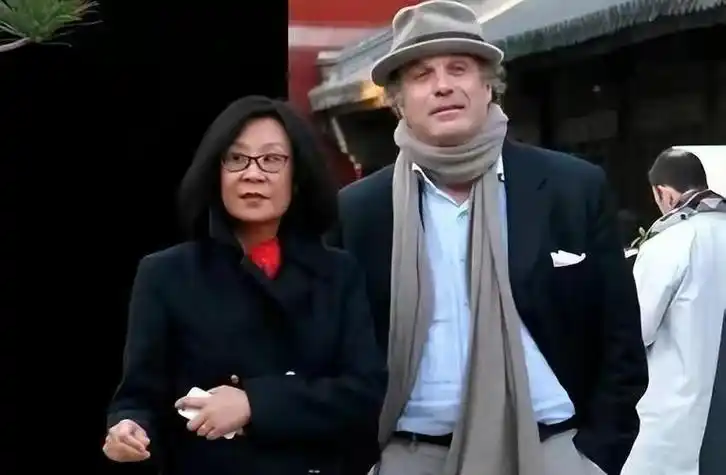 回顾苏小明成名与前夫离婚出国后加入法国国籍如回国当演员