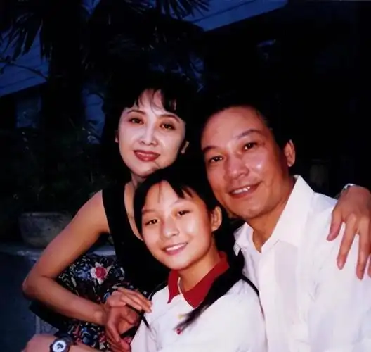 红极一时的朱琳:丈夫原是工人,当年的一个错误决定遗憾终生