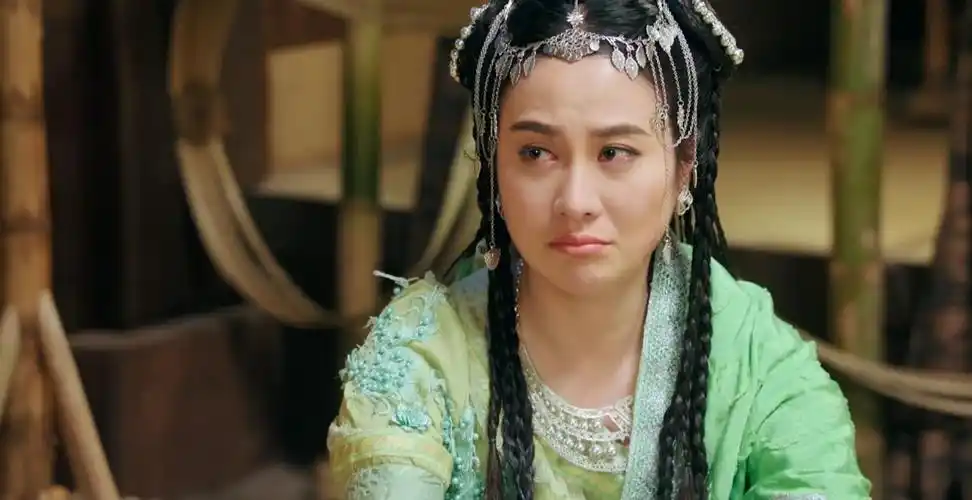 52岁闫妮扮老太婆 人老珠黄满脸皱纹 2023年最期待的一部剧要来了