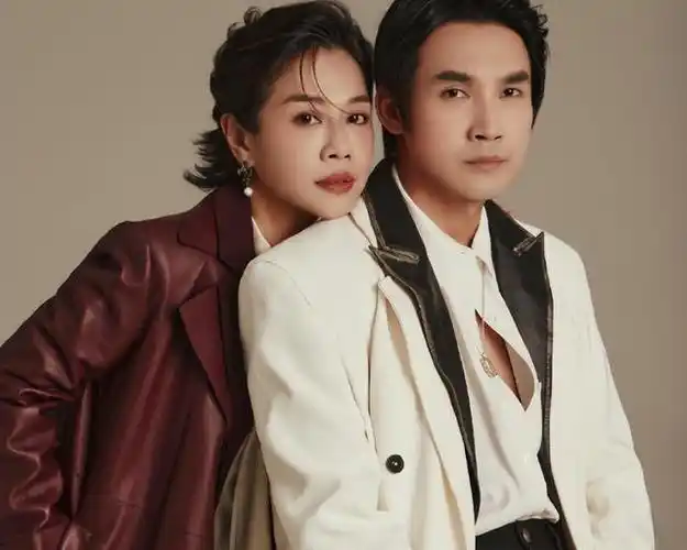 陈松伶张铎合体封面照片,恩爱依偎状态好,"减肥"30斤尽显青春