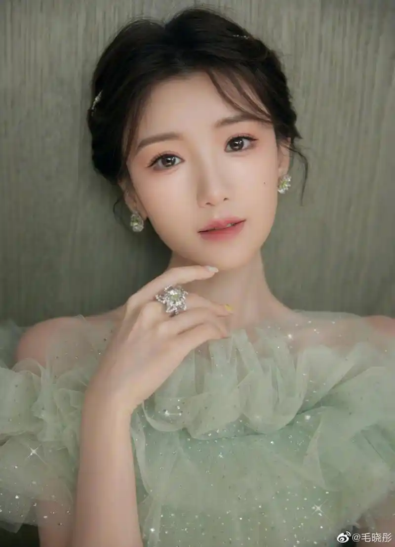 毛晓彤高清壁纸头像(二十三)[打call]