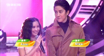 2017年,李海娜公开恋情,承认和圈外富商ampphithan(之后称呼他为amp)"