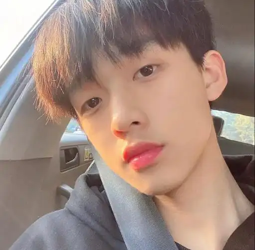 让女生心动的男生头像遇到就珍惜喜欢就收藏