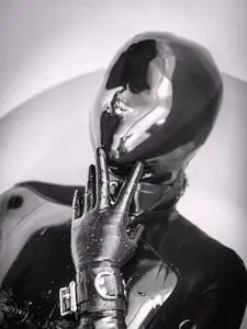 全包乳胶头套 窒息无缝一体成型latex紧身乳胶 胶衣盔甲 cos 面具