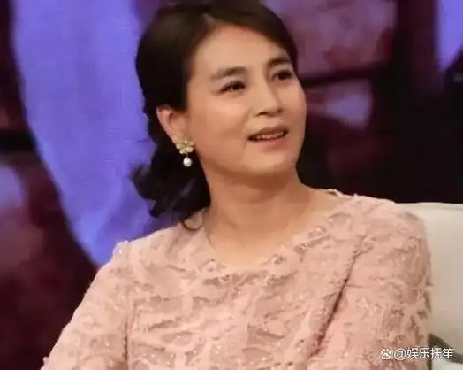 赵明明:和嫂子宋丹丹一样,被英家人抛弃,为子退圈,现状如何?