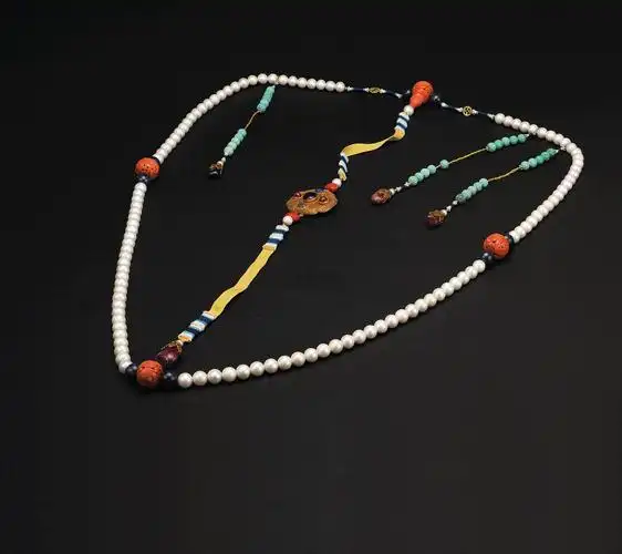 现在一串清代朝珠到底价值几何?