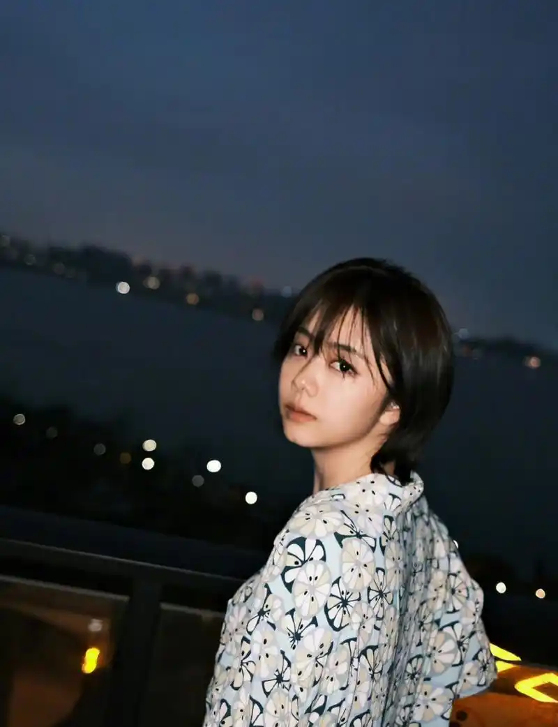 还有那种清新的气质,这一组照片把谭松韵的魅力都展现出来了