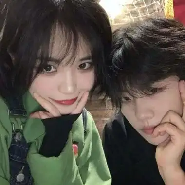 高清超甜的qq情头左男右女真人图片