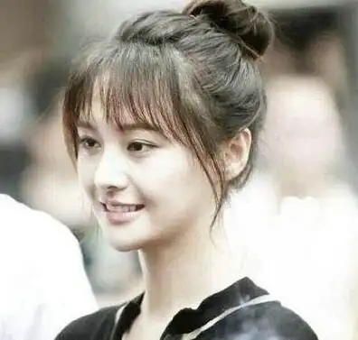 简单好看的丸子头发型