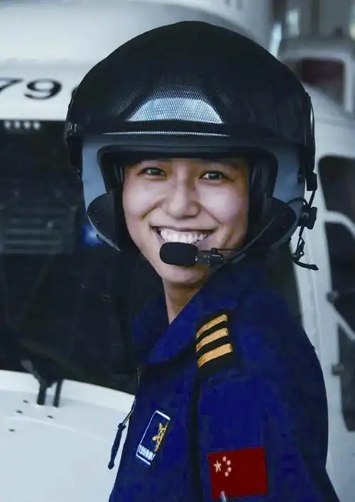 有數据显示,在非航空载舰上使用直升机完成救援任务的飞行员,遇到生命