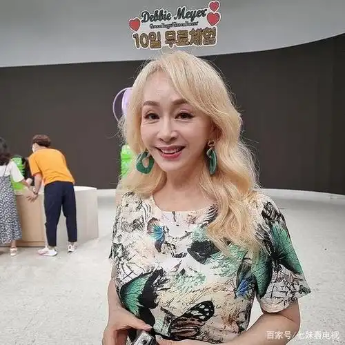 《搞笑一家人》里威风,朴海美被老公们连哄带骗,苦笑成金发魔女