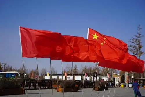 内蒙古阿尔山杜鹃湖 国旗飘飘