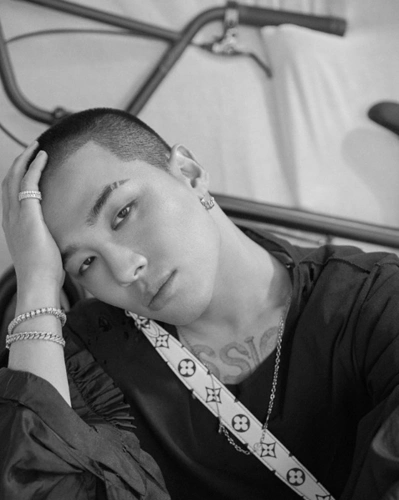 组图:bigbang太阳剪寸头变硬汉 目光坚毅超级帅气 : bigbang成员太阳