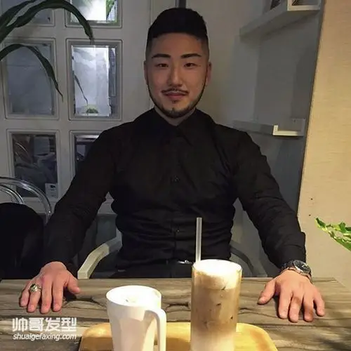 三十岁以上的大叔剪什么发型好看 成熟男士发型图片(3)