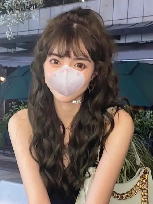 96962021年超受欢迎的法式卷发你跟风了吗!