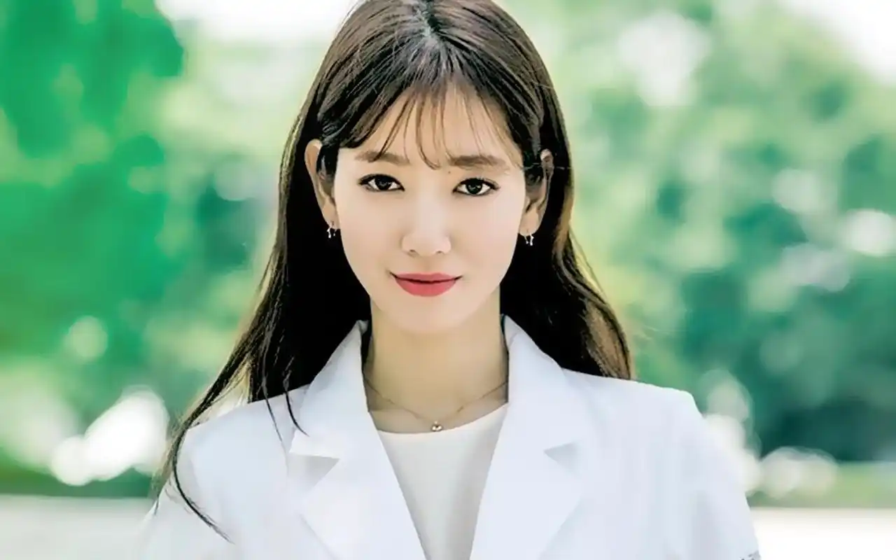 朴信惠《doctor》唯美剧照图片桌面壁纸