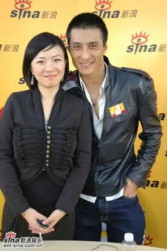 图文:叶蓓胡东聊《名声大震》--搭档成好友