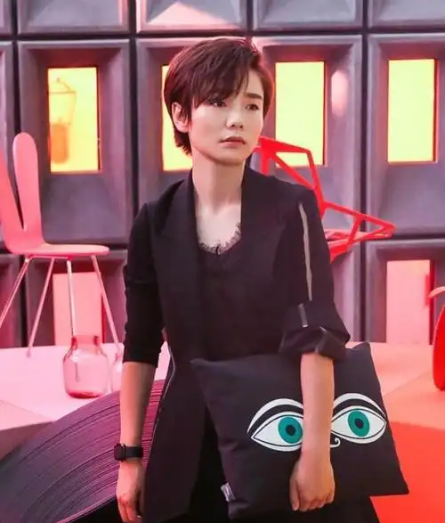 许飞:不来《乘风破浪的姐姐》,我都不知道自己是如此傲慢无知