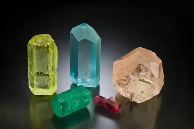 绿柱石是指绿色的宝石吗?绿柱石种类介绍