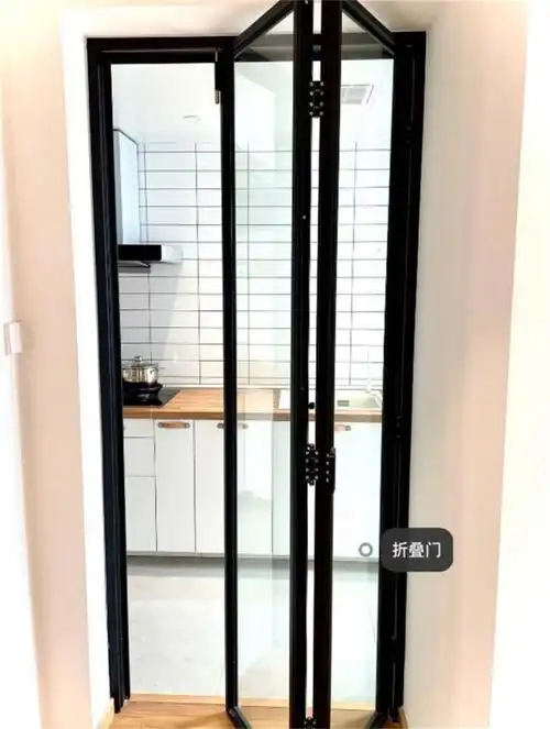 这种门对承重要求低,安装简单效果好,尤其是极窄边框折叠门,造型轻薄