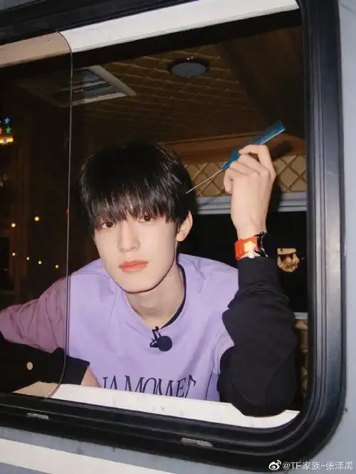 张泽禹分享最近的事儿##张泽禹多巴胺造型